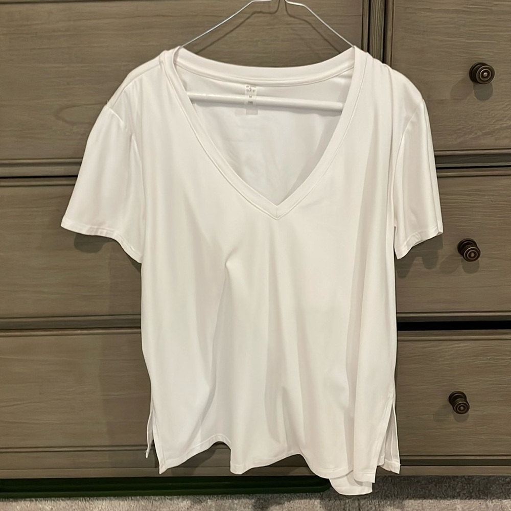 Beyond yoga white nursing t shirt v neck